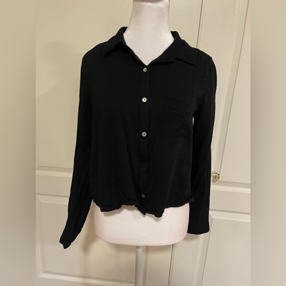 Forever 21 black button down top​​​​​​​​